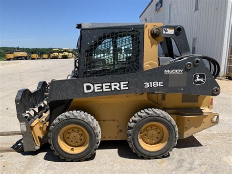 john deere 318e specs